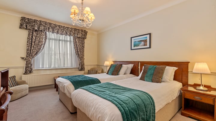 lamphey-court-hotel-bedrooms-29-83424.jpg