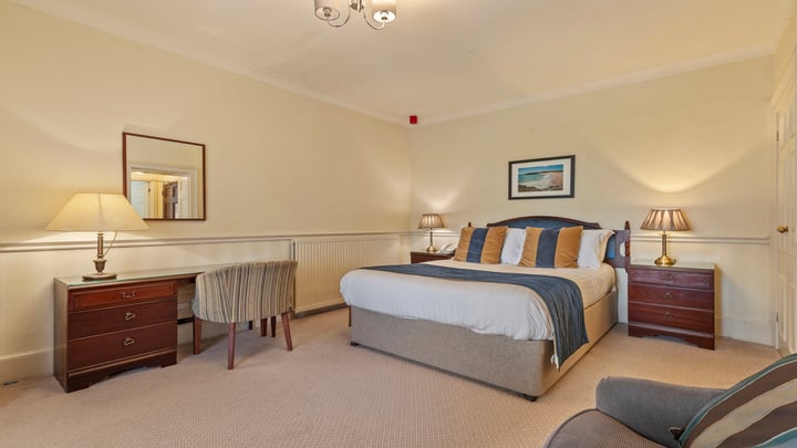 lamphey-court-hotel-bedrooms-35-83424.jpg
