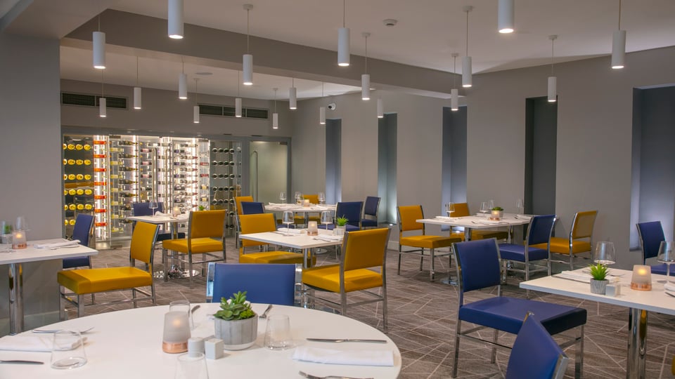 heronston-hotel-dining-70-83481.jpg