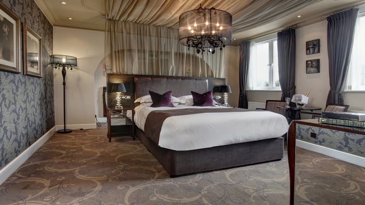 ivy-hill-hotel-bedrooms-09-83852.jpg