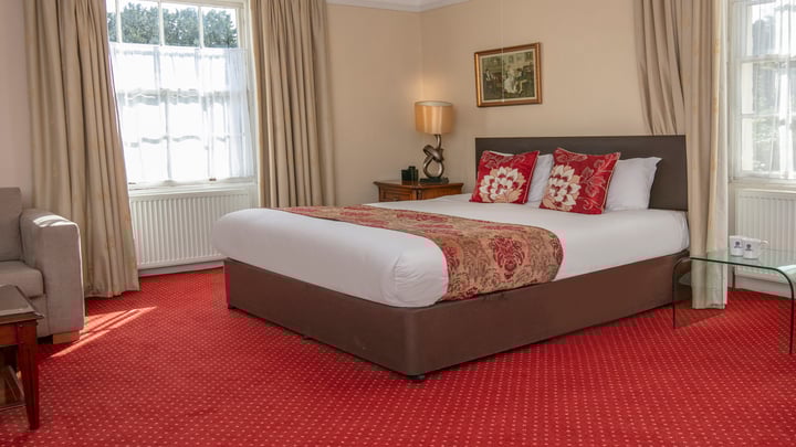 henbury-lodge-hotel-bedrooms-05-83915.jpg