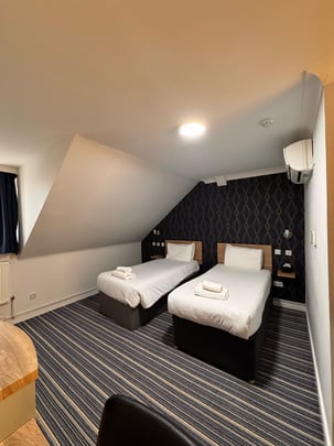 andover-hotel-bedrooms-31-84223-OP.jpg