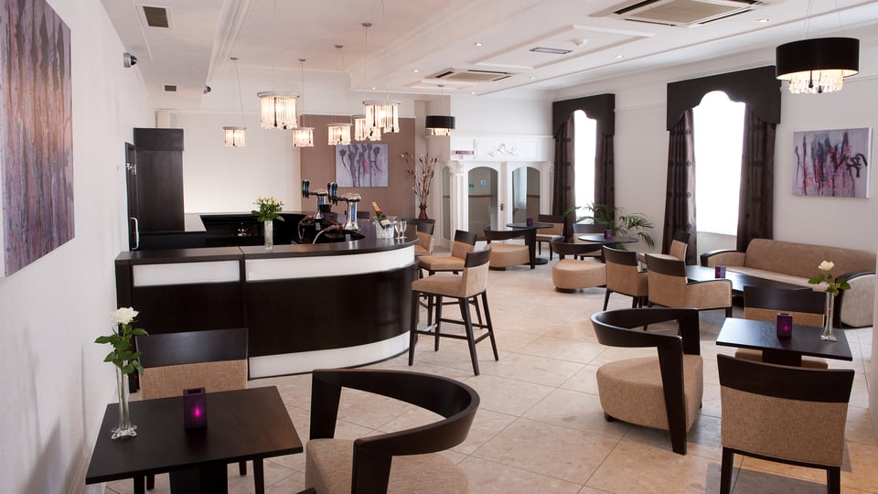 new-continental-hotel-dining-13-84281.jpg