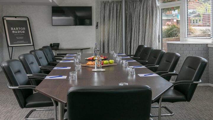 barton-manor-hotel-meeting-space-01-84324.jpg