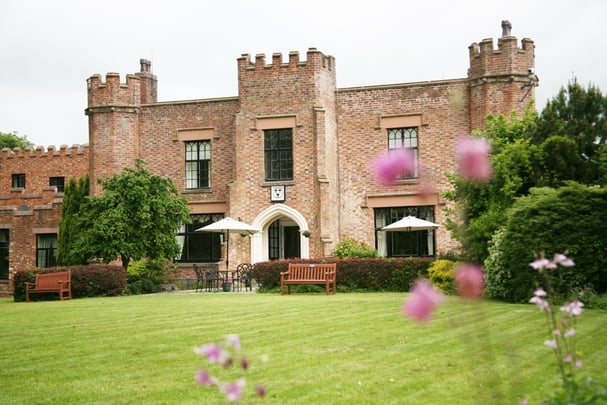 crabwall-manor-grounds-and-hotel-04-84377.jpg