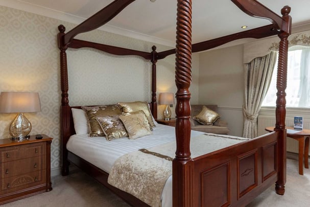Ashbourne-hotel-bedrooms-04-84408.jpg