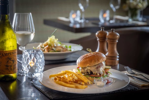 Ashbourne-hotel-dining-07-84408.jpg