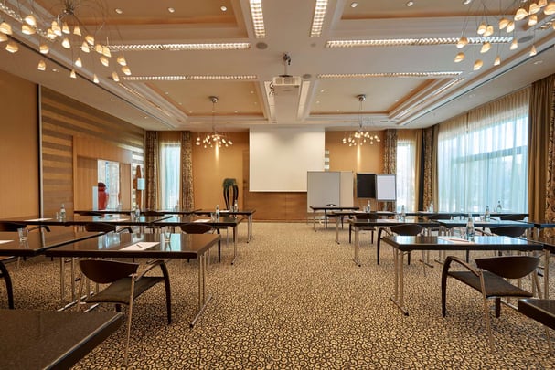 Conference-Room C - "Corona-Style" at Atrium Hotel Mainz