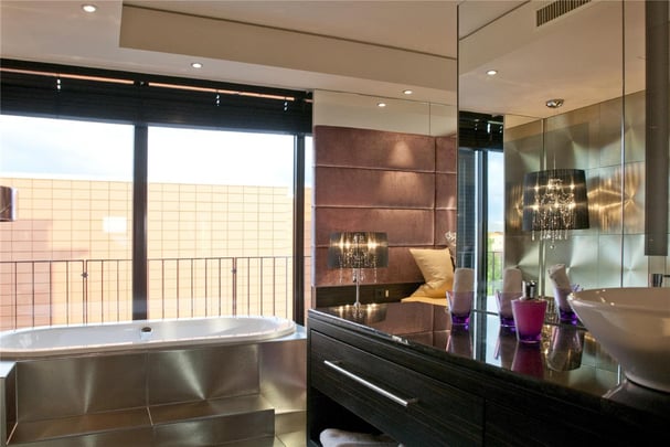 Suite Bathroom at Atrium Hotel Mainz