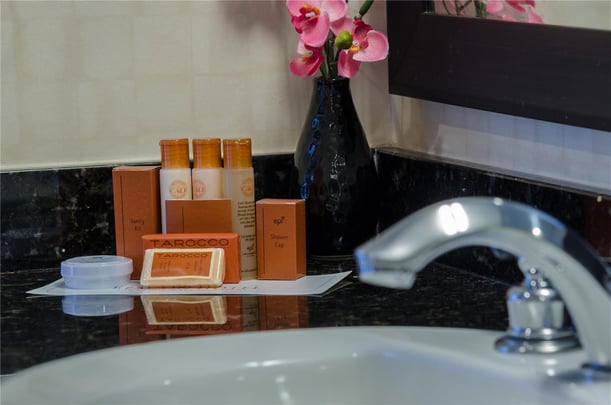 Detail Bathroom Amenities