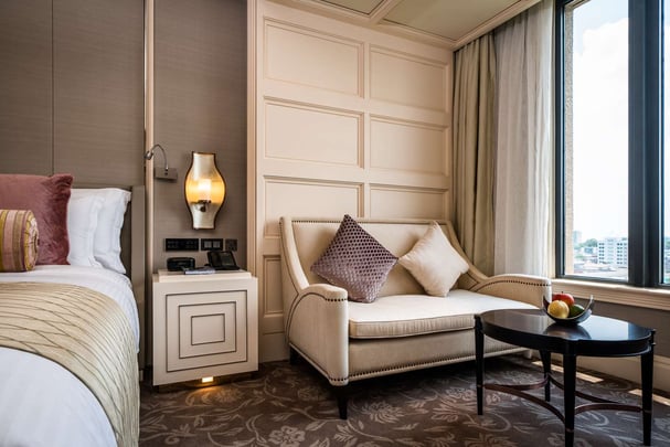 Caravelle Saigon King Signature Premium