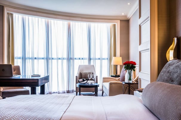 Caravelle Saigon King Signature Studio