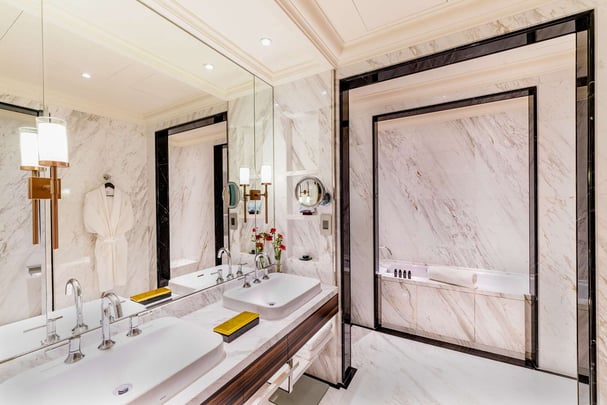 Caravelle Saigon Opera View Suite - Bathroom