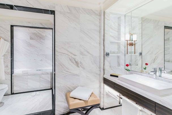 Caravelle Saigon Bathroom with Bathtub