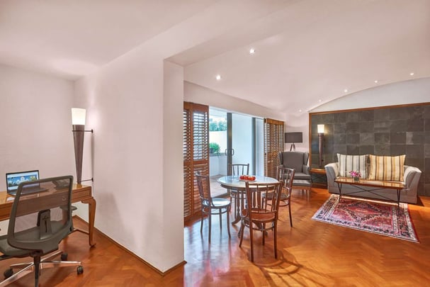 Parklane Split Level Suite