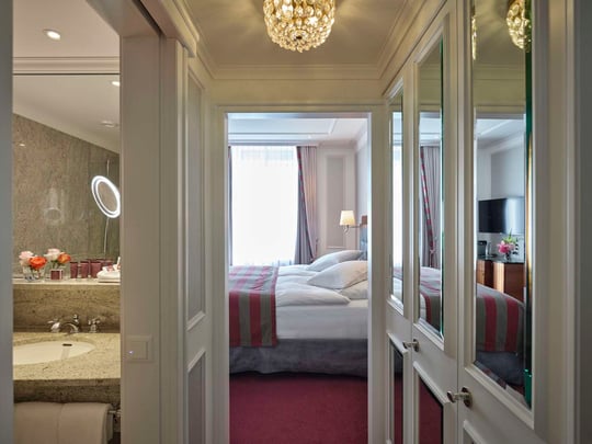 The Dufour Junior Suite - bath