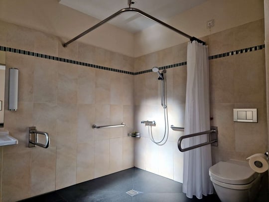 Standard Twin bathroom