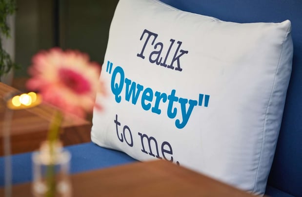 Qwerty gastro bar decoration