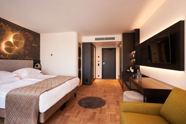 Standard Family door view