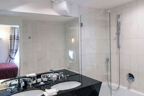 Classic Guest Room Bath