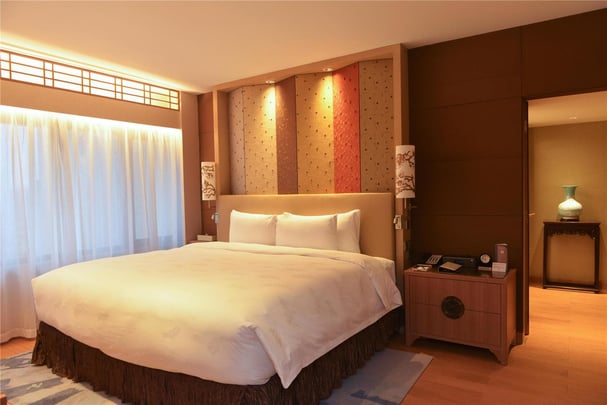 Ling Nan King Bed Suite