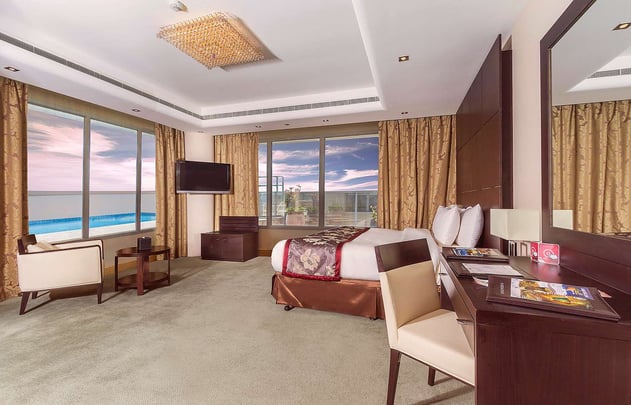 Amiri Suite bedroom pool view