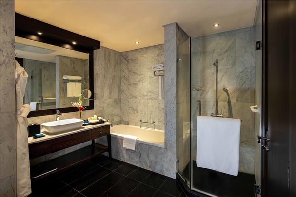 Amiri Suite Bathroom