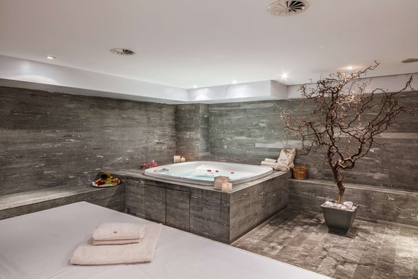 SPA Jacuzzi at Villa Sassa