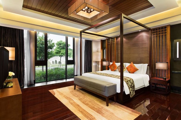 Deluxe Suite King Bedroom at Worldhotel Dushulake
