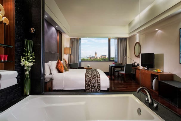 Superior Scenery King Bed Room