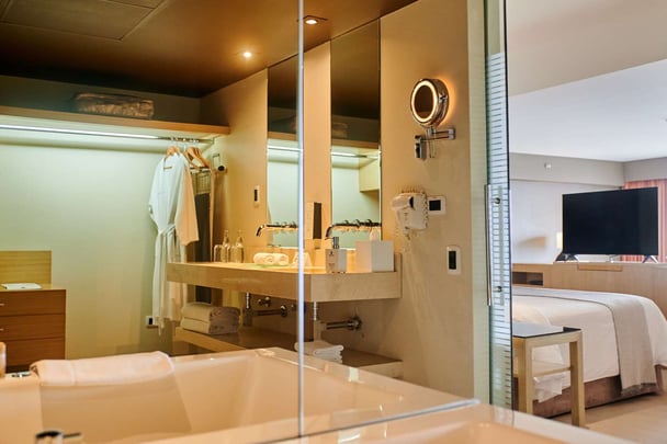 Suite Matrimonial - Vanity and Closet