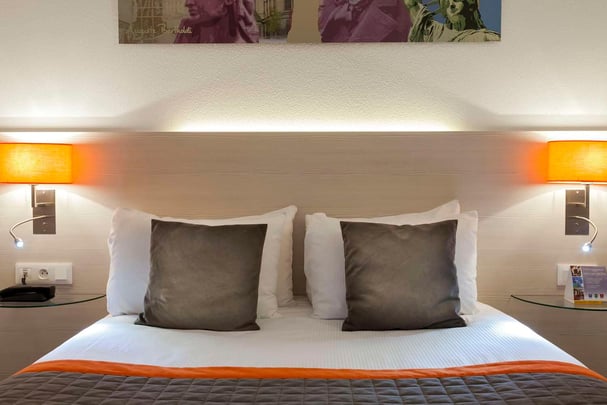 Standard double bedded room