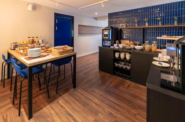 Best Western Hotel Kobalt Breakfast buffet area