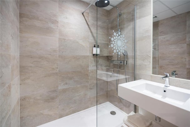 Bathroom comfort with shower