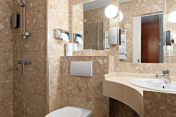 Double Sofabed Bathroom Strand hotel