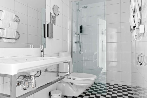 Double STDBEX Bathroom Strand hotel