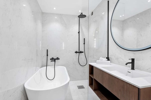 Suite bathroom BW Plus Grand Hotell Elektra