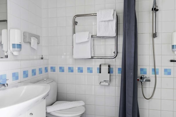 Bathroom BW Malmia Hotel