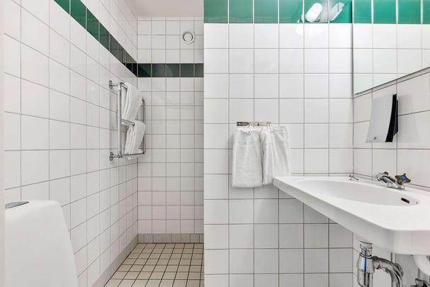 Standard Bathroom BW Hotel Scheele