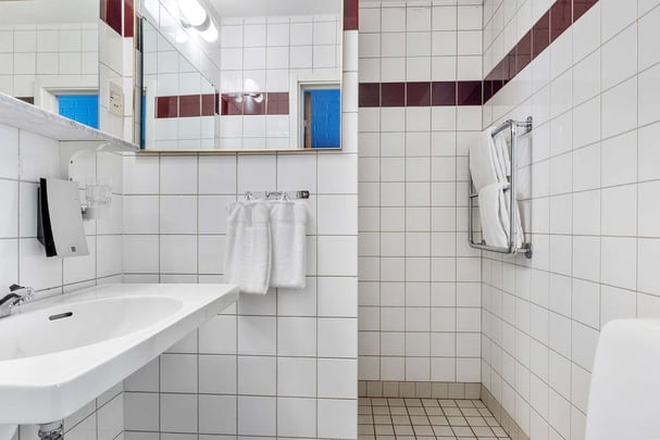 Superior bathroom BW Hotel Scheele