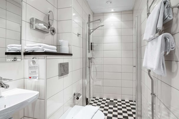 Bathroom BW Hotel Royal