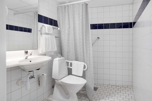 Family Bathroom Noble House