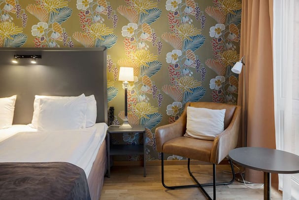 Standard Noble House