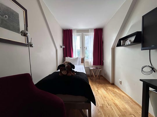 Economy Single Noble House