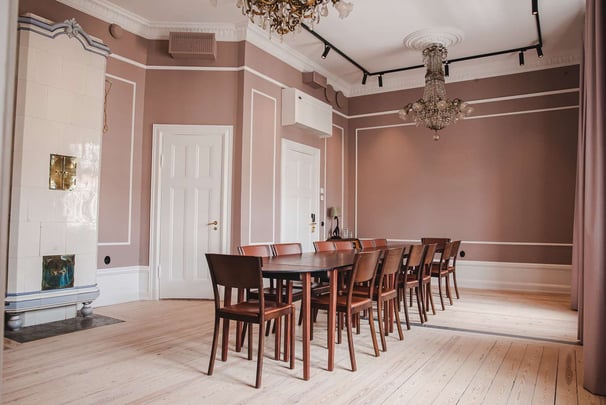 Meeting Room/Chambre Separee