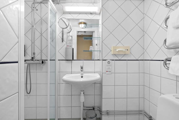 Single Bathroom BW Motala Stadshotell