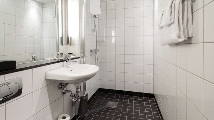 Superior King Bathroom