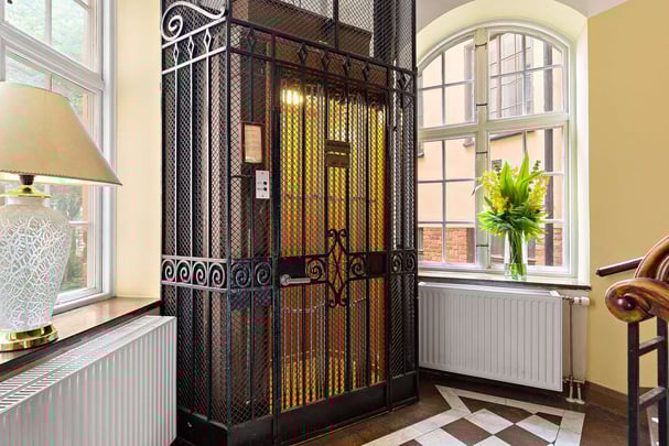 Old elevator BW Karlaplan