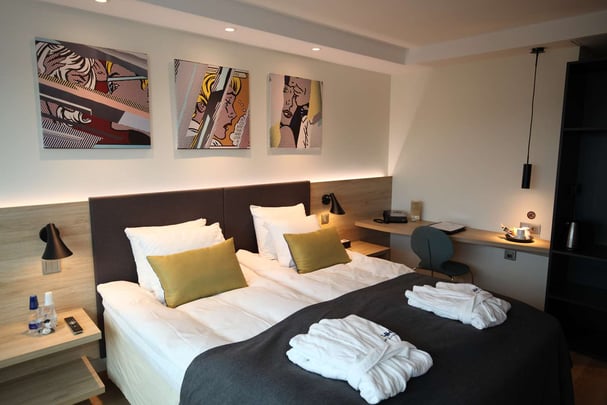 Business Room - Kingsize Bed