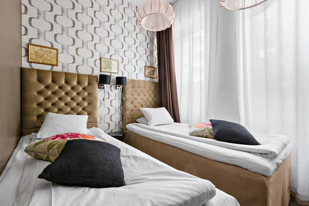 Twin Standard BW The Public Hotel